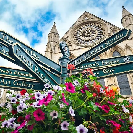 Chalé Finest Retreats - Hundle Dale