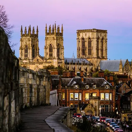 Finest Retreats - Hundle Dale Chalé York